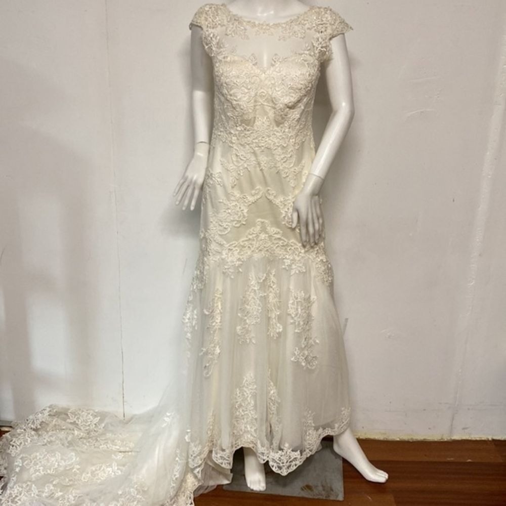 Ti Adora by‎ Alvina Valenta Bridal Gown 12